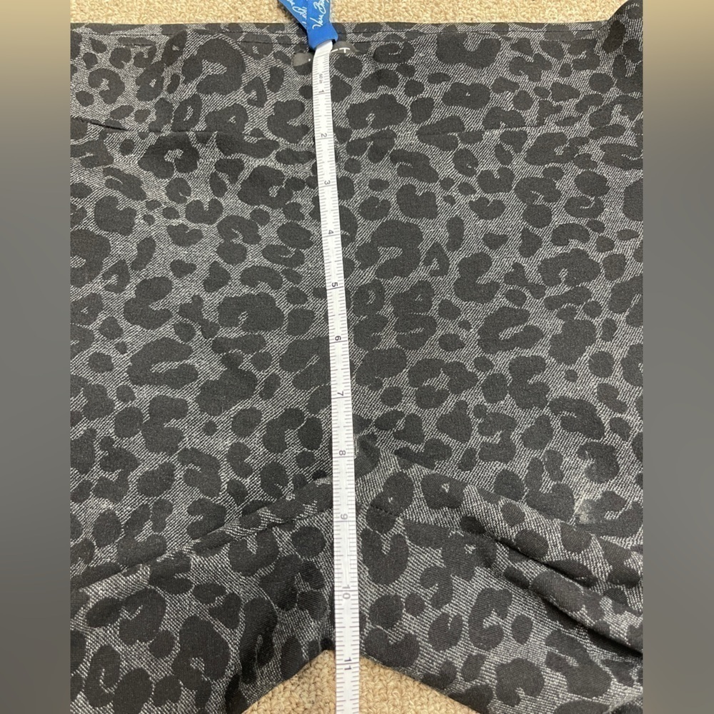 LOFT: Seamed Ponte Gray Leopard Leggings, Size S PETITE - Picture 5 of 8